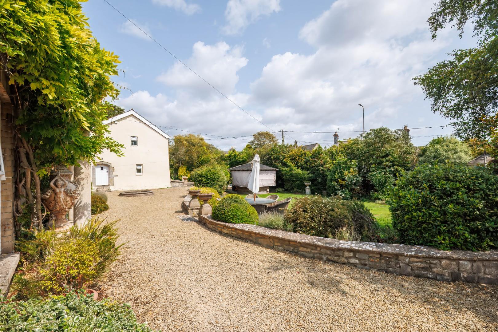 Rhoose Road, Rhoose, Vale of Glamorgan, CF62 3EP